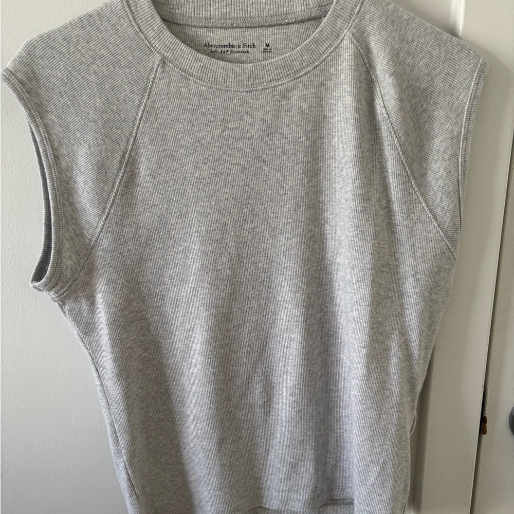 Abercrombie & Fitch Light Gray Muscle Tee